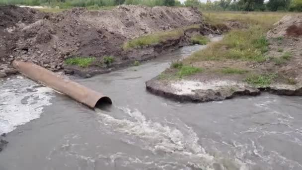 Rio Desastre Ecológico Margem Despedaçada Rio Por Extração Industrial Areia — Vídeo de Stock