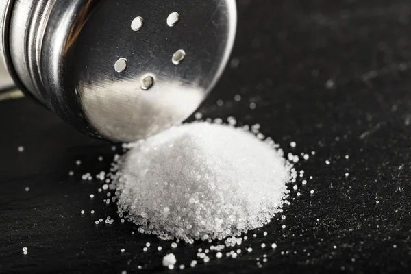 Das Salz Der Feinmahlung Aus Dem Salzkeller Auf Einem Schwarzen — Stockfoto
