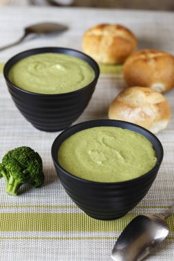 Brokoli Peksimet ve köfte en iyi manzaralı krem çorbası. iştah açıcı sebze vejetaryen üretimi