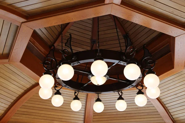 Okrągły Duży Żyrandol Okrągłe Lampy Drewniane Podwies — Zdjęcie stockowe