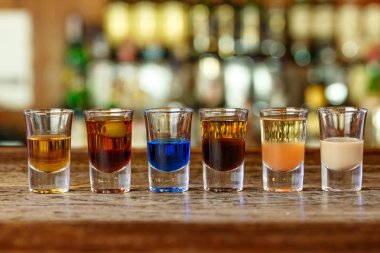 Kokteyl Bar, gece kulübünde kokteyl menü çeşitleri