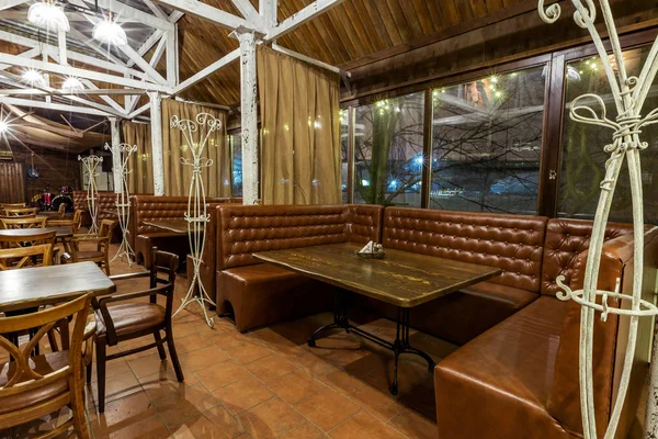 Akşamları Konuklar Için Oturma Bir Sürü Boş Restoran Müzik Kulübü — Stok fotoğraf