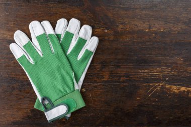 yeşil beyaz deri ile ahşap adam ekler iş eldivenleri temiz