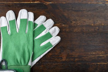 yeşil beyaz deri ile ahşap adam ekler iş eldivenleri temiz