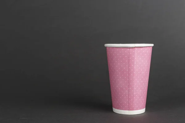 Rosa Kartong Cup För Kaffe Utan Ett Tak Svart Bak — Stockfoto