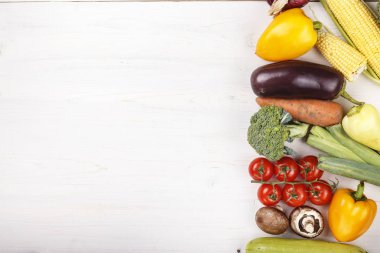 sebze arka plan bahar. yan metin için yer. beyaz tahta adam