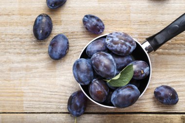 Olgun Erik kırık eski boya tablo. tex için alan