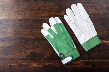 Yeni iş eldivenleri