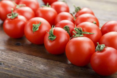 domates üste vardır