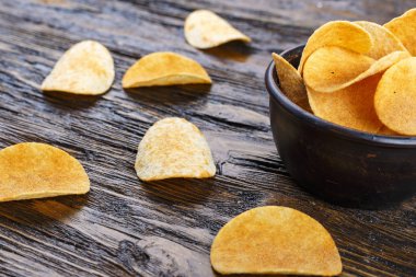 Çıtır patates cipsi.