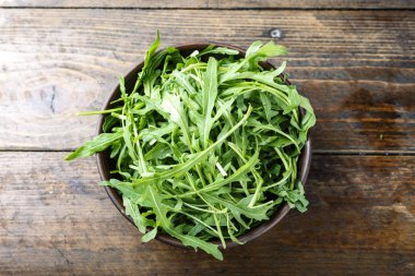 bir plaka içinde Roka salata