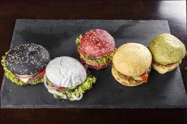 masada çok renkli Burger