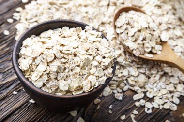 çiğ yulaf ezmesi dağınık