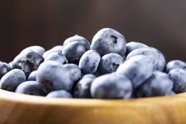 metin için yaban mersini yer