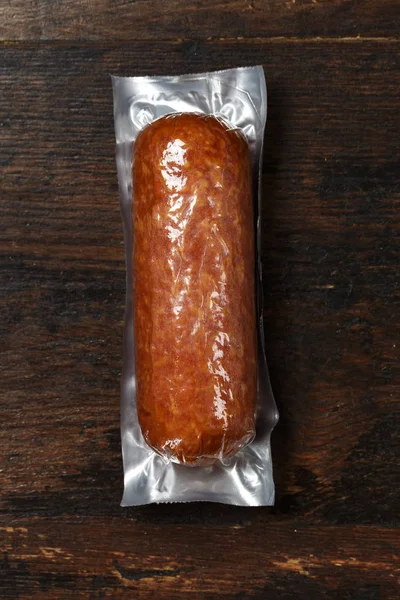 Saucisse emballée sous vide — Photo