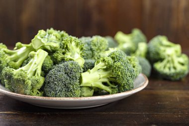 Sağlıklı yeşil organik çiğ brokoli Florets 