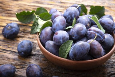 Masada olgun sulu erik ile Plaka 