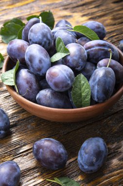 Masada olgun sulu erik ile Plaka 