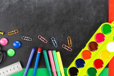 okul panosu ve kırtasiye seti