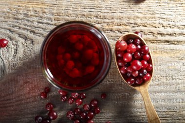 Camda kızılcık meyve içeceği 