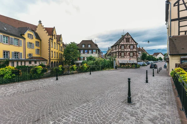 Straße in der französischen Stadt Colmar — Stockfoto