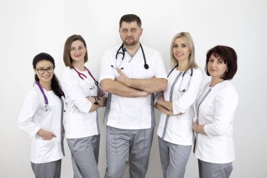 bir ekip ile baş doktor