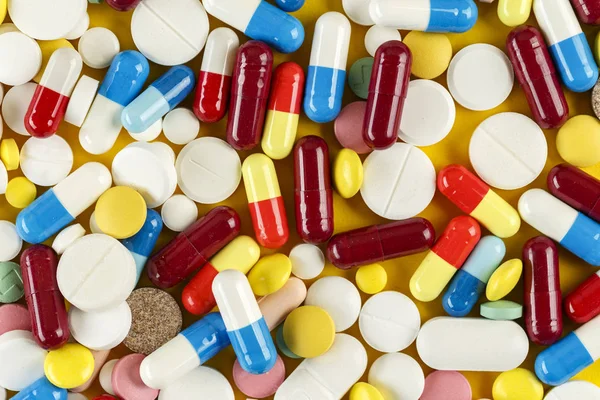 arka plan olarak birçok hap