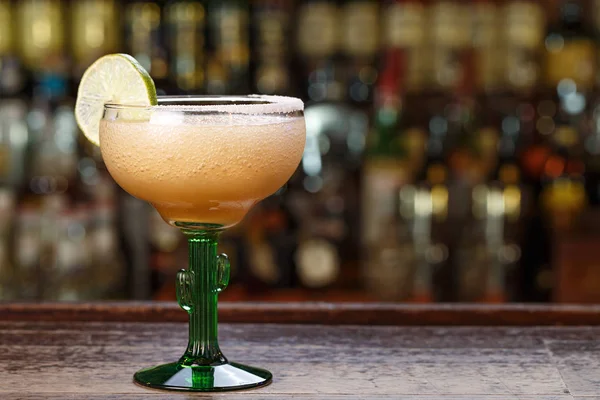 Cocktail com tequila no bar — Fotografia de Stock