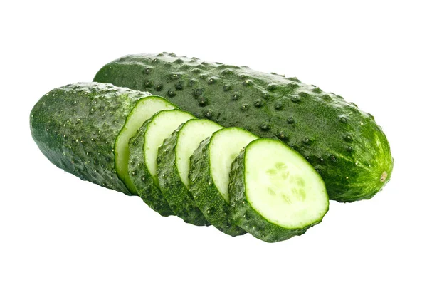 Gesneden komkommer geïsoleerd — Stockfoto