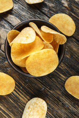 Çıtır patates cipsi.