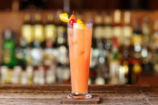 Cocktail de pamplemousse au bar — Photo