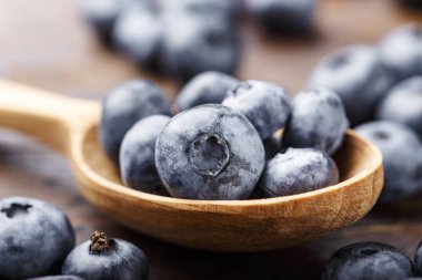 Yaban mersini bir kaşık