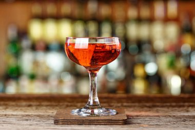 Rom bazlı kokteyl aperatifi