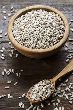 Bir tabakta ayçekirdeği