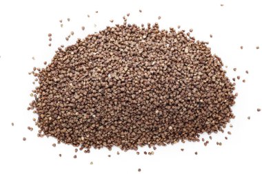 Beyaz arkaplanda çiğ karabuğday