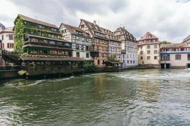 Strazburg 'da ortaçağ evleri