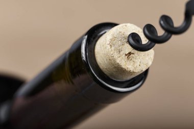 Şarap mantarlı tirbuşon.