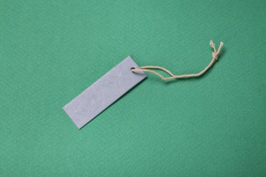 Metni olmayan giysiler için etiket