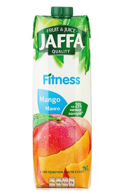 Ukrayna, Kyiv - 14 Haziran. 2020: Jaffa mango suyu paketlendi. Beyaz arka planda. Katalog için izole paketleme. Dosya kırpma yolu içeriyor.