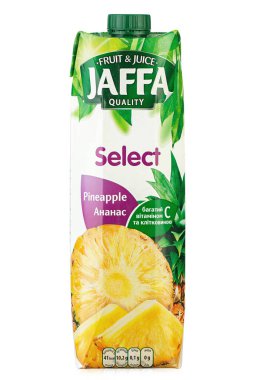 Ukrayna, Kyiv - 14 Haziran. 2020: Jaffa ananas suyu paketlendi. Beyaz arka planda. Katalog için izole paketleme. Dosya kırpma yolu içeriyor.