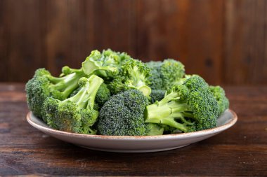 Sağlıklı Yeşil Organik Çiğ Brokoli Çiçekleri Pişirmeye Hazır