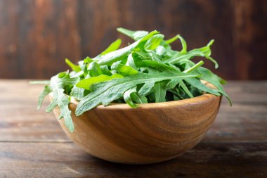 Taze roka yaprakları, roka. Vejetaryen yemeği.