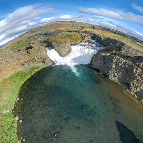 Vista Aerea Epica Drone Volare Sopra Paesaggio Della Cascata Hjalparfoss — Foto Stock