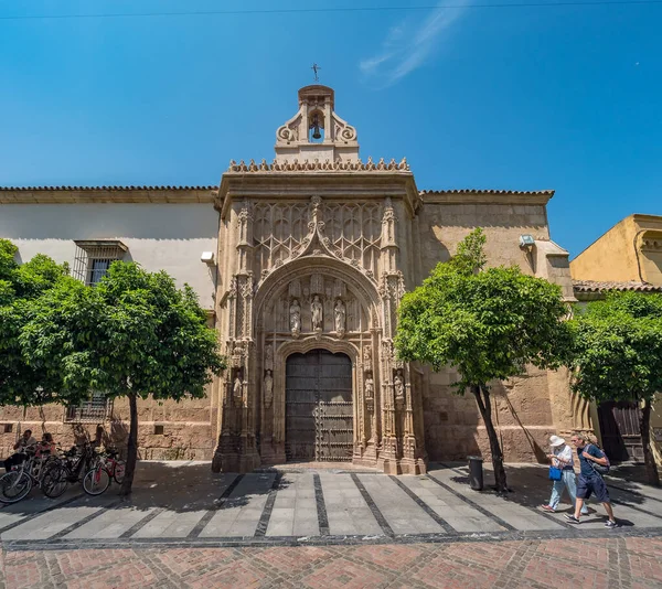 Córdoba Espanha Por Volta Junho 2018 Turista Moradores Passeando Portão — Fotografia de Stock