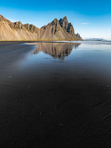 Paisaje Vista Épica Playa Arena Negra Stokksnes Día Soleado Montaña — Foto de Stock