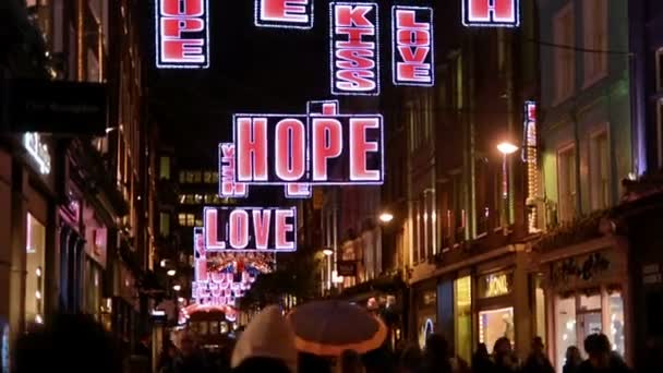 Kerstverlichting Carnaby Street Londen — Stockvideo