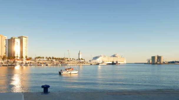 Malaga Hiszpania Około Sierpnia 2018 Widok Przystań Latarnię Morską Port — Wideo stockowe