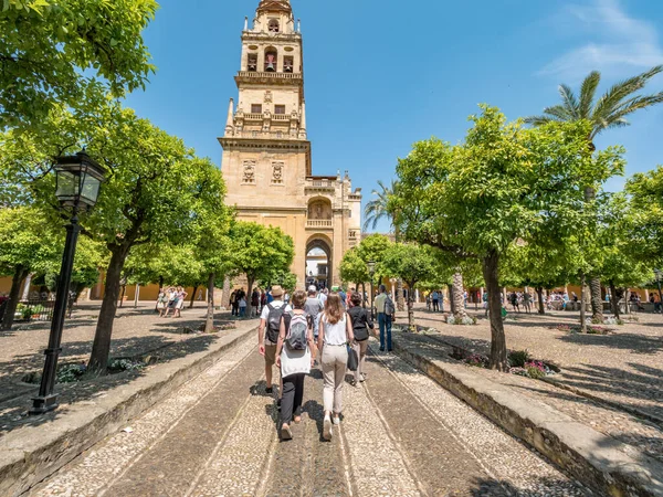 Κόρντομπα Ισπανία Γύρω Στον Μάιο Του 2018 Τουρίστες Επισκέπτονται Patio — Φωτογραφία Αρχείου