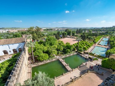 İspanya, Cordoba 'nın Alcazares de los reyes bahçelerinin havadan görünüşü.
