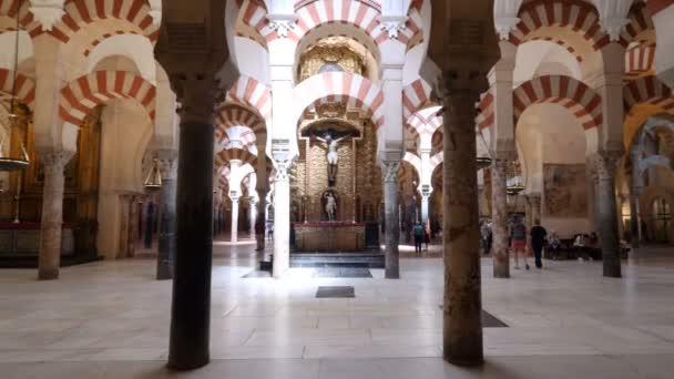 西班牙科尔多瓦 2018年12月 科尔多瓦清真寺大教堂的内部景观 — 图库视频影像